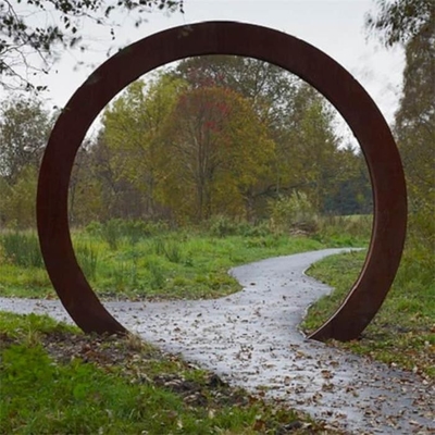 Natural Rusted Unique Corten Steel Sculpture Moon Gate 2200mm Dia